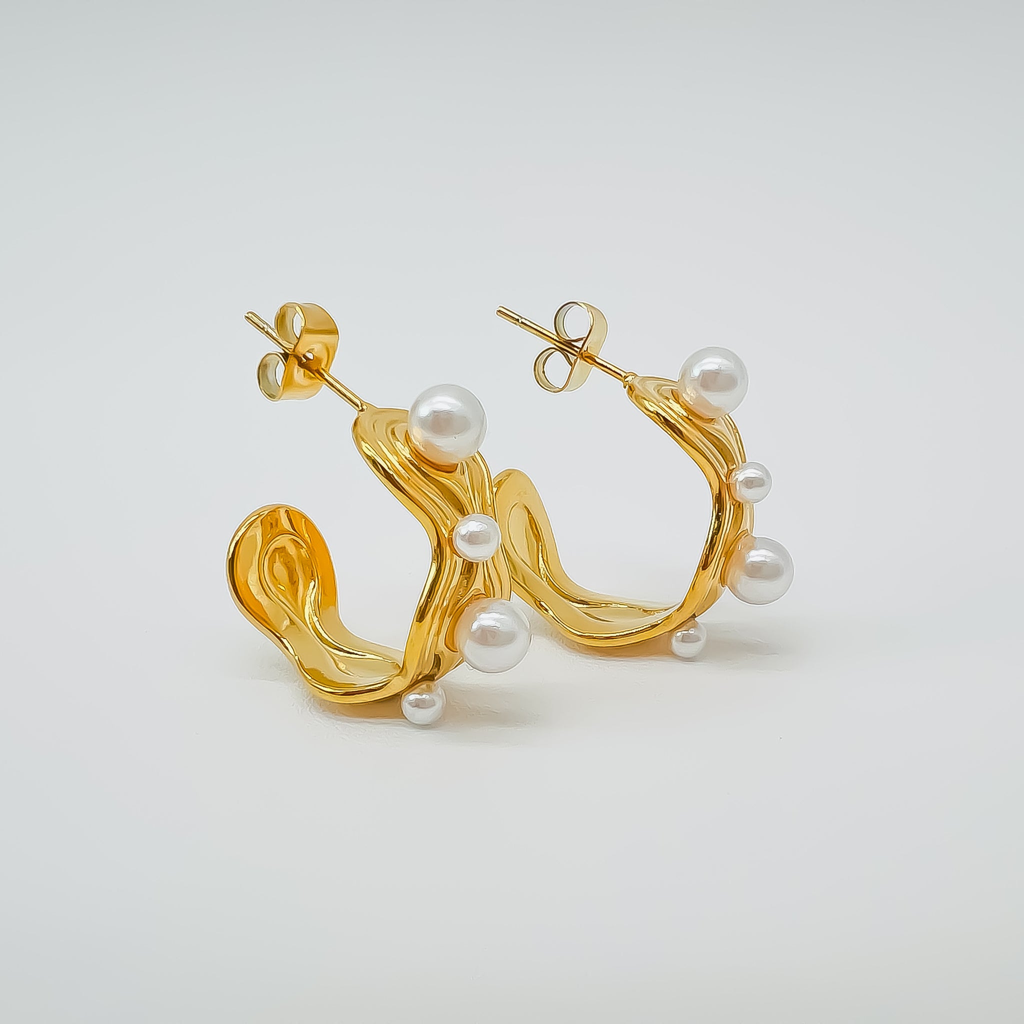 Aretes tipo arracada aperlada