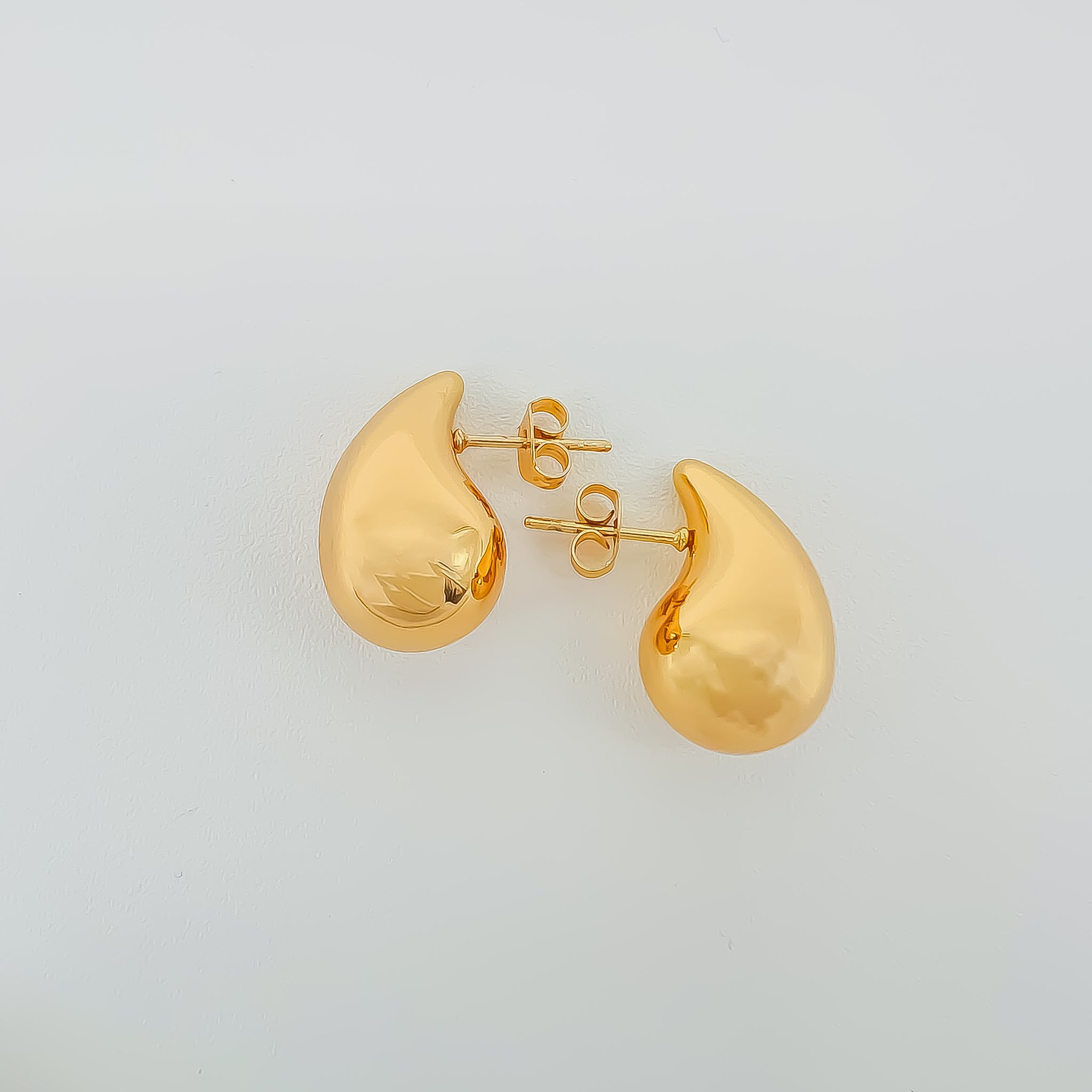 Arete gota dorada chica